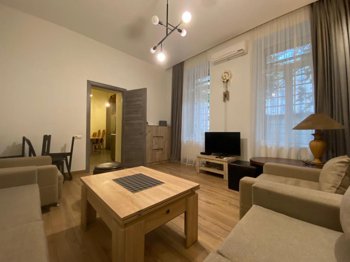 Nice Loft On Uznadze Street Τυφλίδα Εξωτερικό φωτογραφία